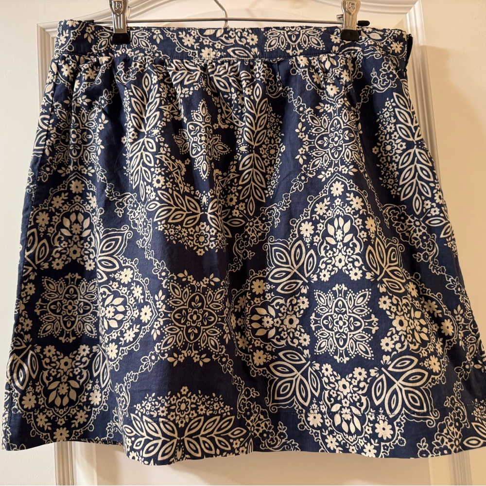 G.H. Bass & Co. Navy and White A-Line Skirt